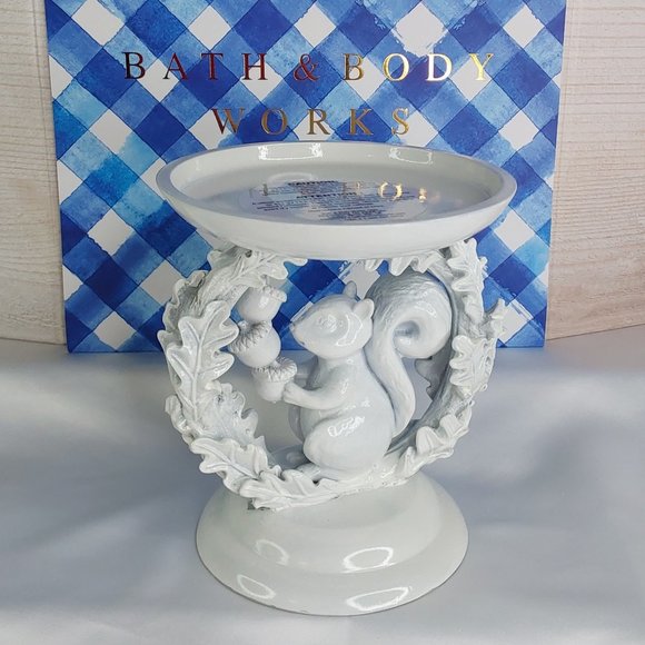 'BATH & BODY WORKS' CERAMIC PEDESTAL 'WOODLAND CREATURES' 3~WICK CANDLE STAND - Picture 1 of 15